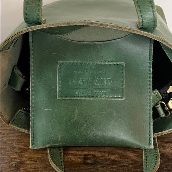 Portland Leather Goods Medium Zipper Crossbody Bag in Cowboy Mint Green - Picture 6 of 16